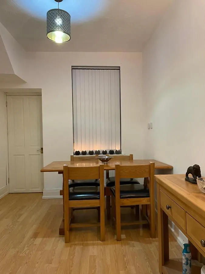 Home Away From Home 家外之家 D Belfast Homestay
